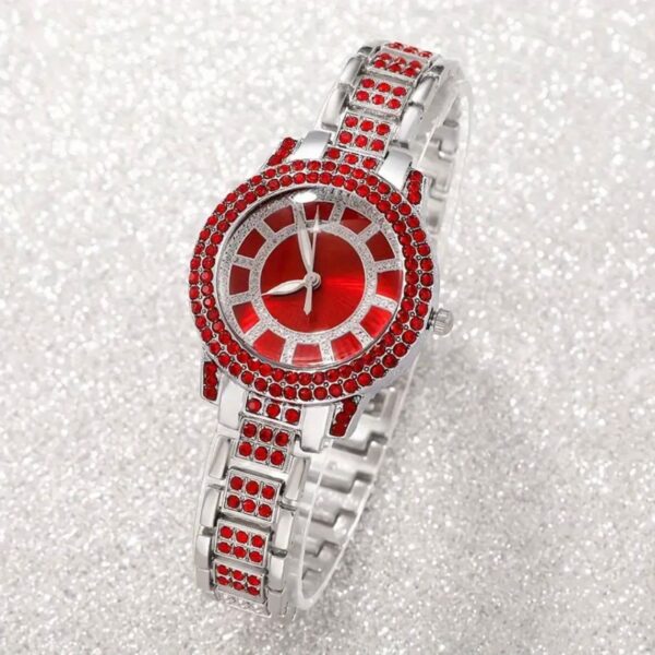 Conjunto Cubano De Mujer Elegante Con Piedras Rojas - Image 3
