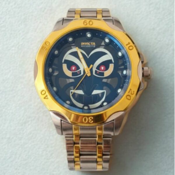 Reloj Invicta Reserve Plateado y Dorado Rostro Negro